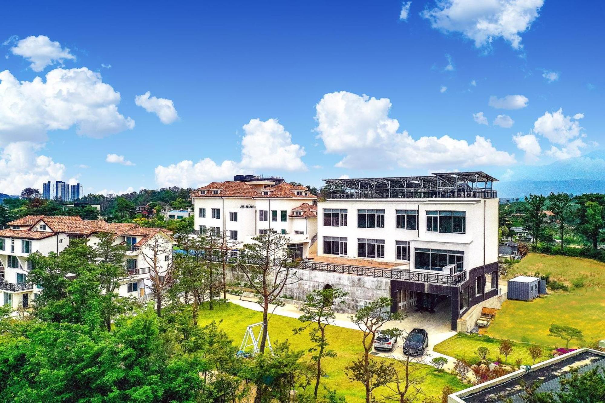 Goseong Belloci Kids Poolivilla Exterior foto